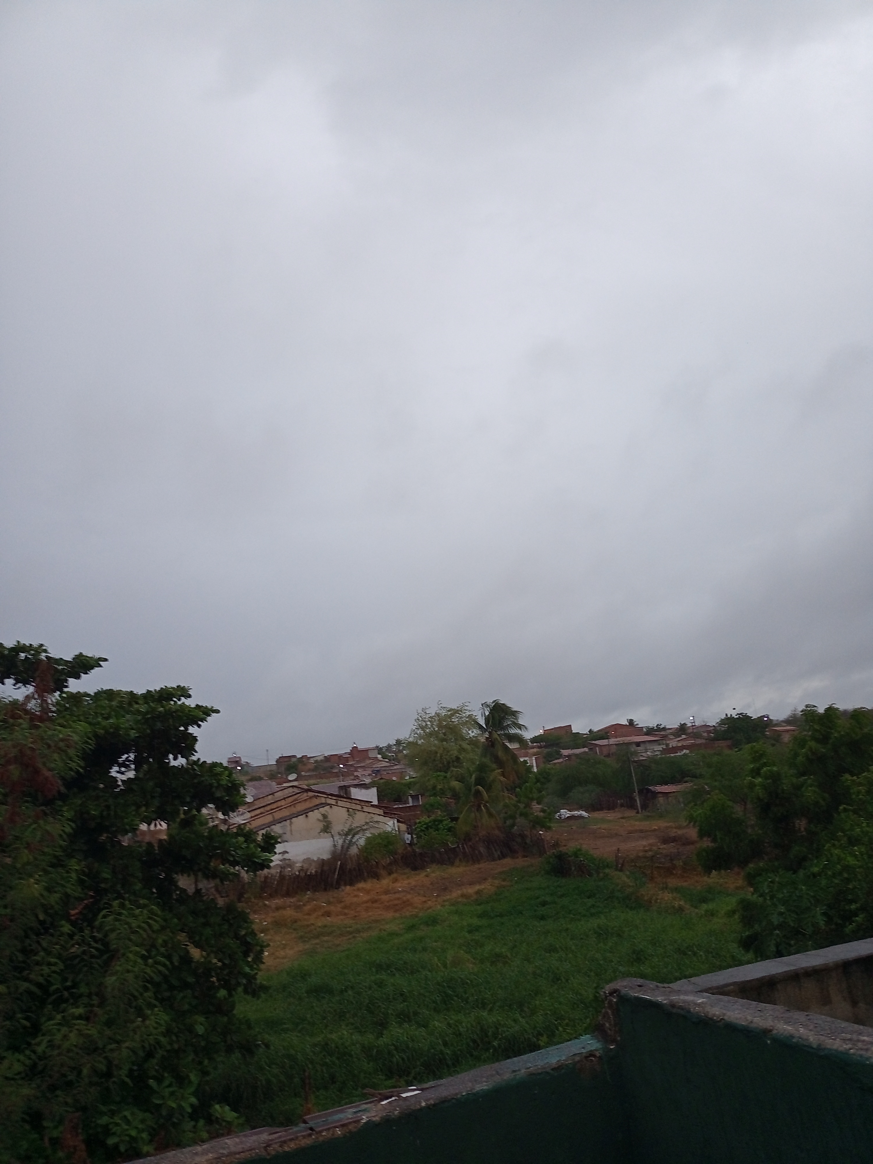 CHUVA EM QUIXERAMOBIM E REGIÃO DO SERTÃO CENTRAL